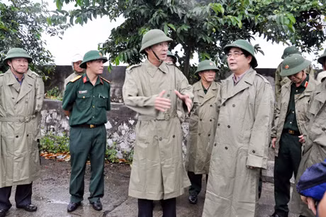Trưởng Ban Chỉ đạo Phòng chống lụt bão Trung ương trực tiếp chỉ đạo công tác ứng phó với bão số 3 tại Quảng Ninh ảnh 2 Trưởng Ban Chỉ đạo Phòng chống lụt bão Trung ương trực tiếp chỉ đạo công tác ứng phó với bão số 3 tại Quảng Ninh ảnh 2