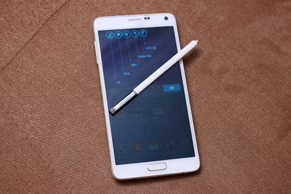Thế nhưng, những tính năng có trên Note 4 giúp cho sản phẩm này có khả năng cạnh tranh tốt trên thị trường.