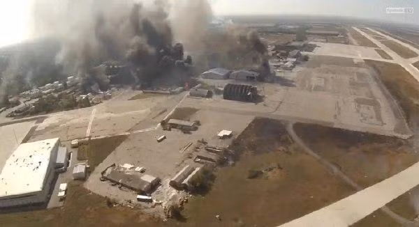 Hình ảnh được đăng trên Twitter về giao tranh tại sân bay Donetsk. (Nguồn: Twitter)