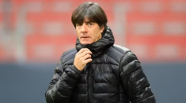  Joachim Low từ chối nói về Bayern.