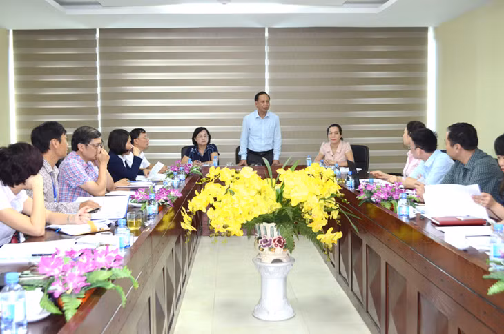 Quang cảnh cuộc họp 