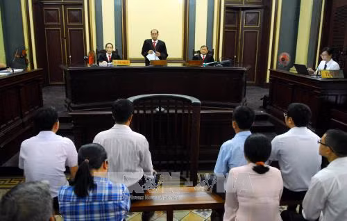 Quang cảnh phiên xét xử ngày 23/10. Ảnh: Mạnh Linh/TTXVN
