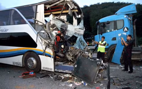 Một vụ tai nạn xe bus ở Malaysia. Ảnh: The Paper.