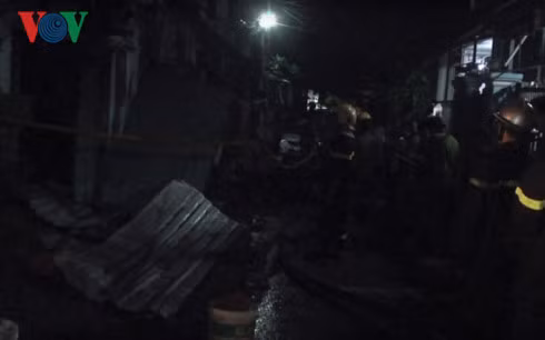 Cơ quan chức năng tham gia cứu hộ, cứu nạn.