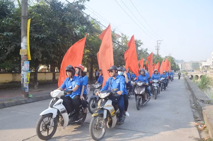 Ngay sau lễ mít tinh, Ban Chỉ đạo xây dựng Hạ Long, thành phố du lịch không khói thuốc đã tổ chức diễu hành bằng ô tô, xe máy, tuyên truyền phòng chống tác hại thuốc lá trên các tuyến phố chính của TP Hạ Long.