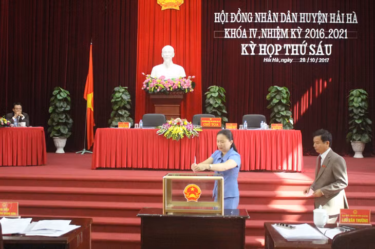 Đại biểu bỏ phiếu