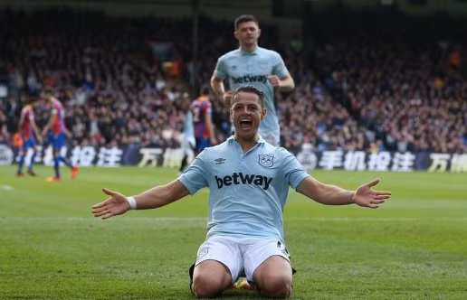  Phải sau hơn 1 tháng, Javier Hernandez mới ghi bàn trở lại cho West Ham United ở Ngoại hạng Anh