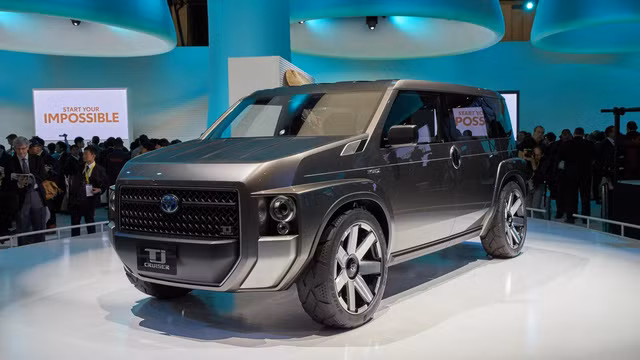 Theo hãng Toyota, Tj Cruiser là sự kết hợp giữa thiết kế rắn rỏi của xe SUV với sự thực dụng của xe van chở hàng. Nói cách khác, Toyota Tj Cruiser chính là mẫu xe "2 trong 1".