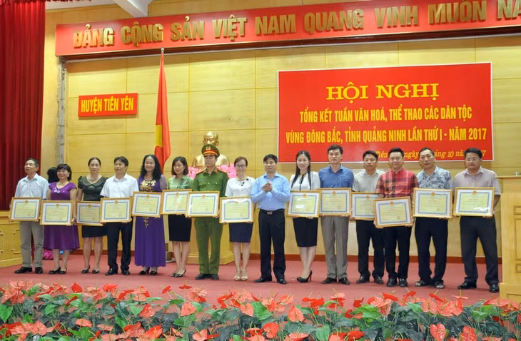 Huyệ Tiên Yên khen thưởng, tuyên dương các tập thể, cá nhân có đóng góp tích cực và Tuần 