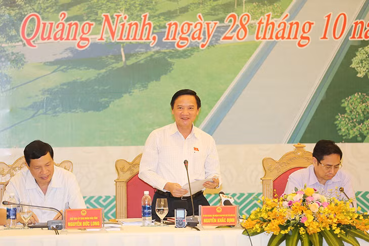 Đồng chí Nguyễn Khắc Định, Ủy viên Trung ương Đảng, Chủ nhiệm Ủy ban Pháp luật Quốc hội phát biểu kết luận buổi làm việc