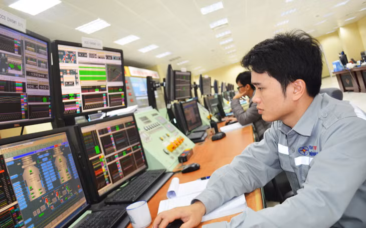 Hệ thống thiết bị, công nghệ hiện đại, giảm sức người khi vận hành