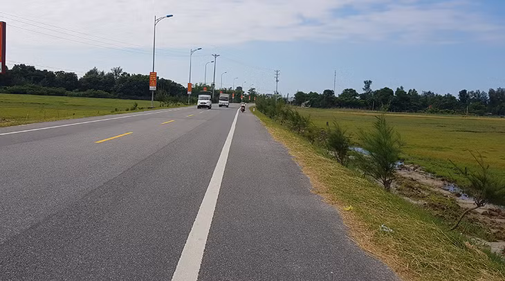 Đoạn từ Ngã 3 Trà Cổ - Bình Ngọc đi Mũi Ngọc hiện đã đầu tư được hơn 5km đang phát huy hiệu quả. huy 