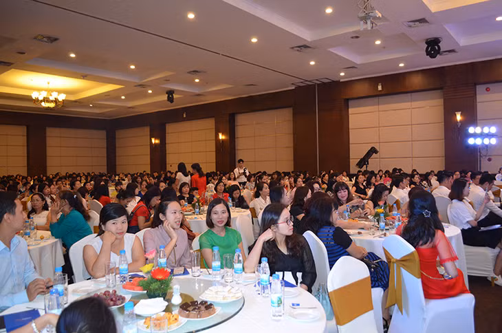 Quang cảnh hội nghị