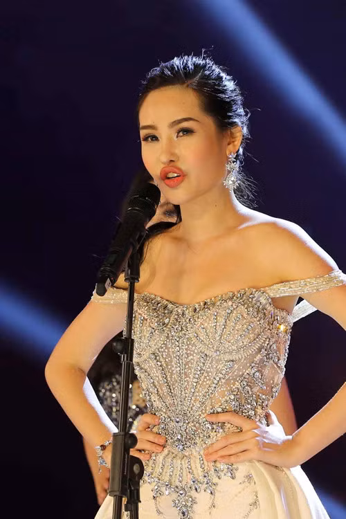 Người đẹp cho biết mình không 