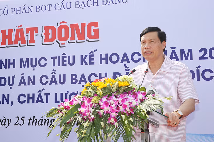 Đồng chí Nguyễn Đức Long, Chủ tịch UBND tỉnh Quảng Ninh phát biểu tại lễ phát động.