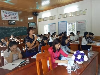 Giáo viên Trường Tiểu học Mạo Khê B, TX Đông Triều sinh hoạt chuyên đề về TV1-CGD