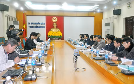 Quang cảnh buổi làm việc.