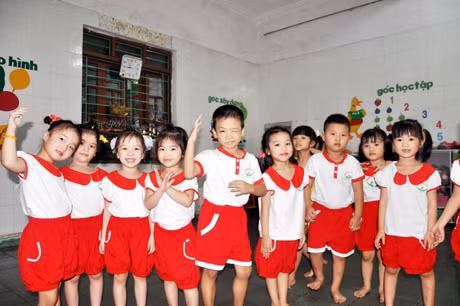 Học sinh Trường Mầm non Cẩm Thạch (TP Cẩm Phả) trong ngày khai giảng năm học 2013-2014. Ảnh: Cẩm Nang