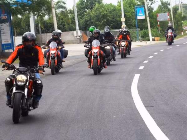 Nhiều người dân có thể tham dự thi lấy bằng xe phân khối lớn. (Ảnh: Ducati Việt Nam)