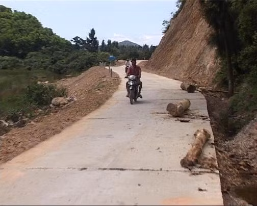 Tuyến đường xuyên đảo Cái Chiên. 