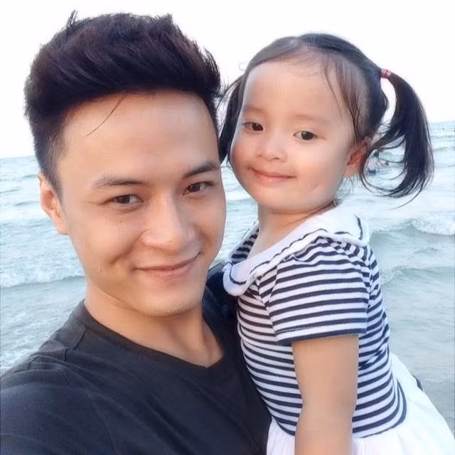 Con gái đầu lòng xinh xắn và dễ thương của Hồng Đăng.