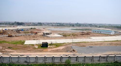 Khu Depot (nhà điều hành trung tâm, sửa chữa) ở Nhổn vẫn chưa hoàn thành giải phóng mặt bằng. Ảnh: Bá Đô