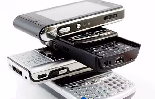 Điện thoại cơ bản đang dần bị thay thế vì smartphone ngày càng rẻ đi.