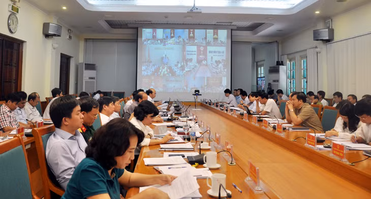 Các ý kiến tham gia tại phiên họp đều khẳng định kết quả đạt được trong 6 tháng qua từ sự chỉ đạo, điều hành quyết liệt, toàn diện, hiệu quả của tỉnh. 