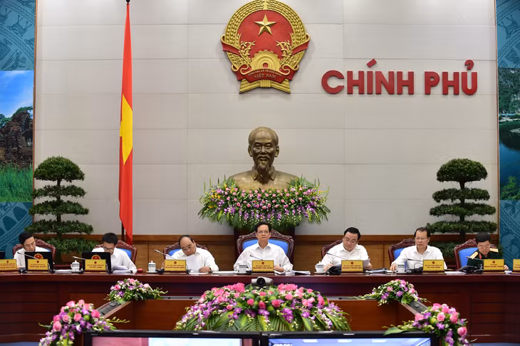 Thủ tướng Nguyễn Tấn Dũng chủ trì phiên họp Chính phủ tháng 6/2015. Ảnh: VGP/Nhật Bắc