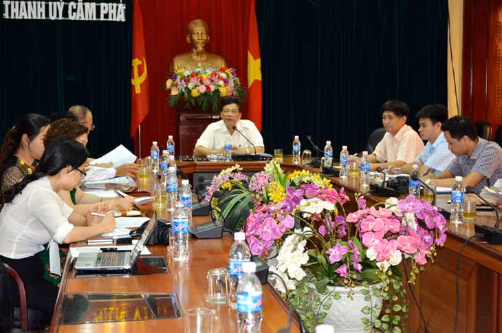 Đồng chí Nguyễn Ngọc Minh, Phó Bí thư Thành ủy Cẩm Phả mong muốn, các cơ quan báo báo chí tiếp tục quan tâm, tuyên truyền những kết quả nổi bật mà thành phố Cẩm Phả đã đạt được trong nhiệm kỳ 2010 – 2015.