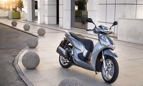 Honda SH 300i ABS 2016 giá 5.760 USD tại châu Âu .