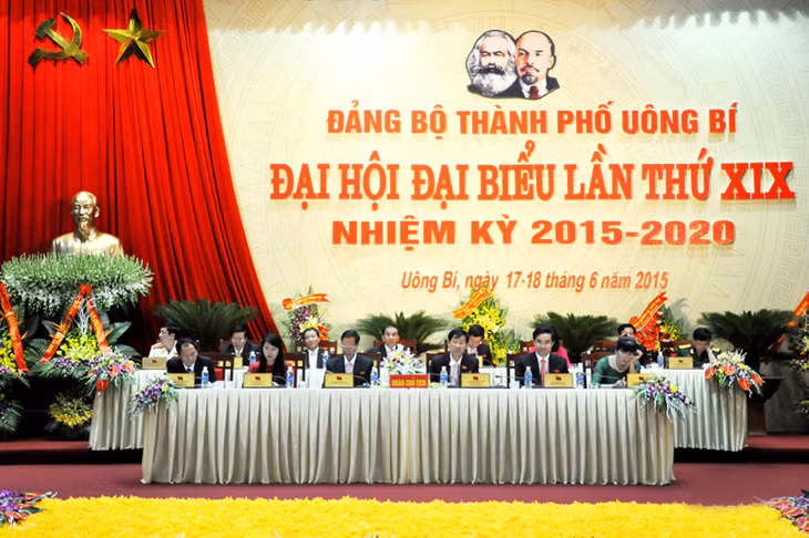 Đoàn Chủ tịch điều hành Đại hội.