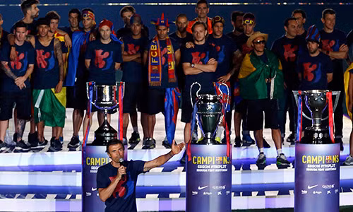 So với các đội bóng khác từng đoạt cú ăn ba, Barca của Enrique ấn tượng hơn hẳn ở hầu hết chỉ số. Ảnh: Reuters.