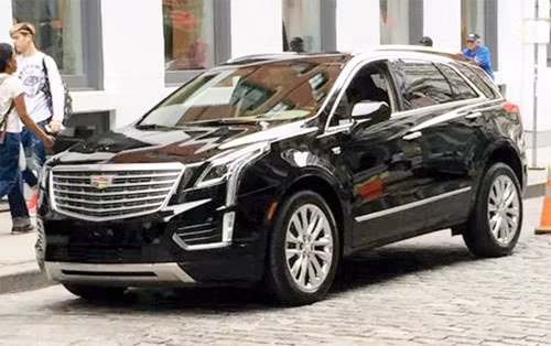 Cadillac XT5 bất ngờ xuất hiện - Ảnh: caranddriver