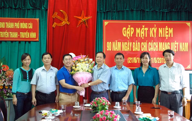 Và chúc mừng Đài TTTH thành phố. 
