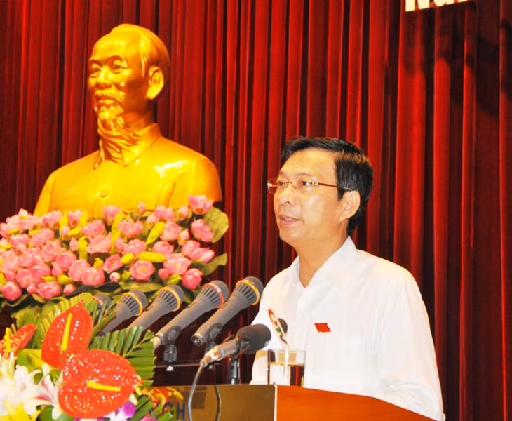 Đồng chí Nguyễn Văn Đọc, Bí thư Tỉnh ủy, Chủ tịch HĐND tỉnh giải đáp các kiến nghị của cử tri