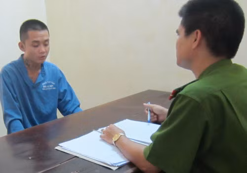 Trung tại cơ quan công an.