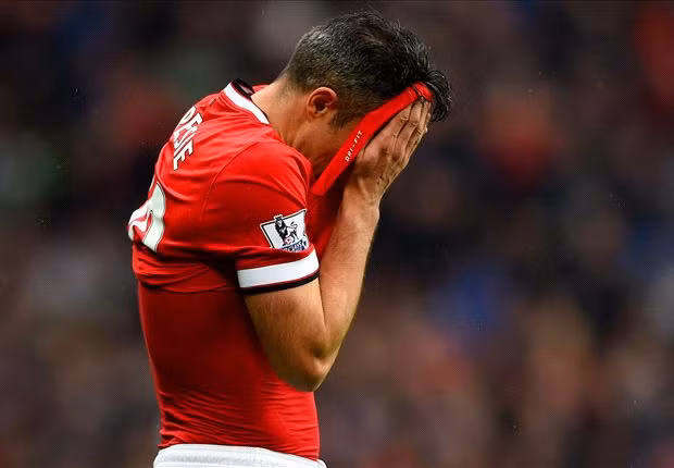  Van Persie cảm thấy 'có trách nhiệm' với Man Utd 