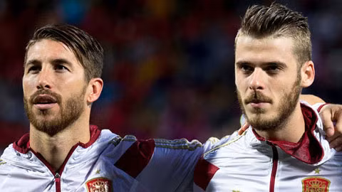 Muốn có De Gea, Real có thể phải mất 1 trong các ngôi sao như Ramos (phải)