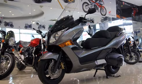 Mẫu xe Honda Silver Wing GT600 ABS tại Việt Nam.