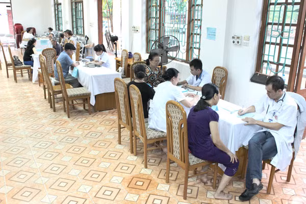 Bệnh viện Việt Nam - Thuỵ Điển Uông Bí Khám, chữa bệnh nhân đạo