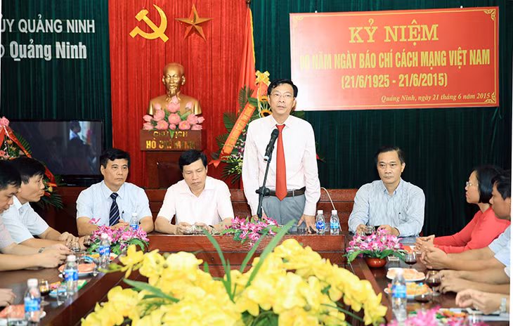 Đồng chí Nguyễn Văn Đọc, Bí thư Tỉnh ủy, Chủ tịch HĐND tỉnh phát biểu chúc mừng.