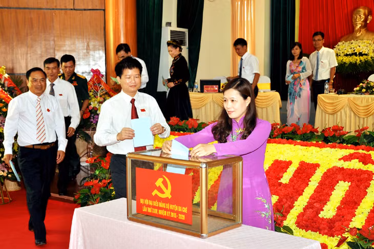 Đại hội tiến hành bầu Ban Chấp hành nhiệm kỳ 2015-2020 và bầu trực tiếp Bí thư Huyện ủy.