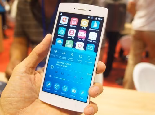 Bphone lại lùi ngày giao máy đến 3.7 - ảnh 1Bphone lại lùi ngày giao máy đến 3.7 tới.