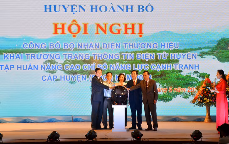Huyện Hoành Bồ khai trương trang thông tin điện tử của huyện, địa chỉ: huyenhoanhbo.gov.vn