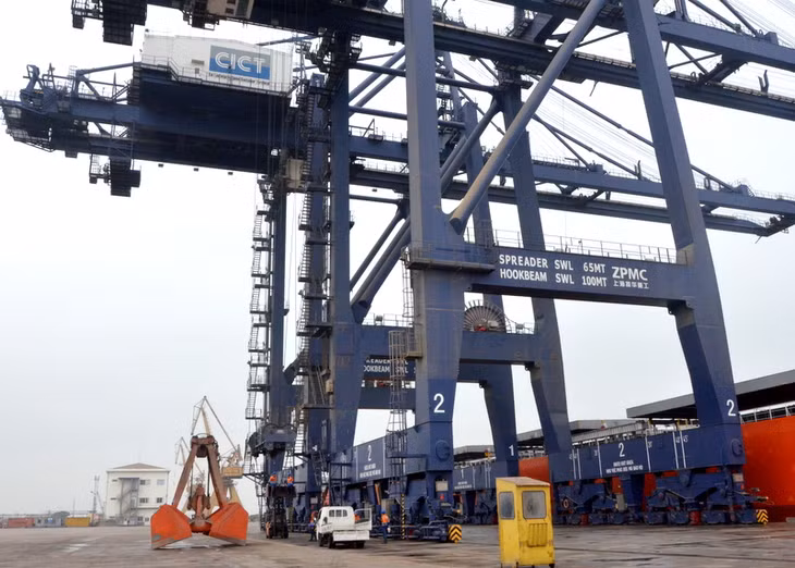 Cảng CICT nhanh chóng bố trí nhân lực và các trang thiết bị để giải phóng hàng hóa từ tàu một cách nhanh nhất