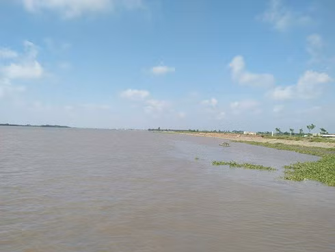 Dự án Nạo vét sông Đáy từ cầu Gián Khẩu đến cửa đáy để thoát lũ cho sông Hoàng Long do Tập đoàn Xuân Thành thực hiện bằng vốn ngân sách đội vốn từ 2.078 tỷ đồng lên 9.720 tỷ đồng.