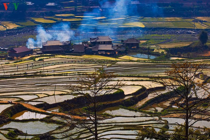 Từ Cu Vai nhìn xuống là những bản làng thơ mộng khác...
