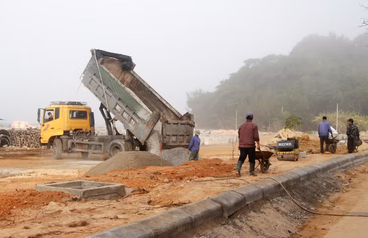 Nhà thầu thi công 