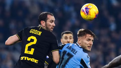 Godin đã đề nghị rời Inter và M.U đã nhanh chóng vào cuộc.